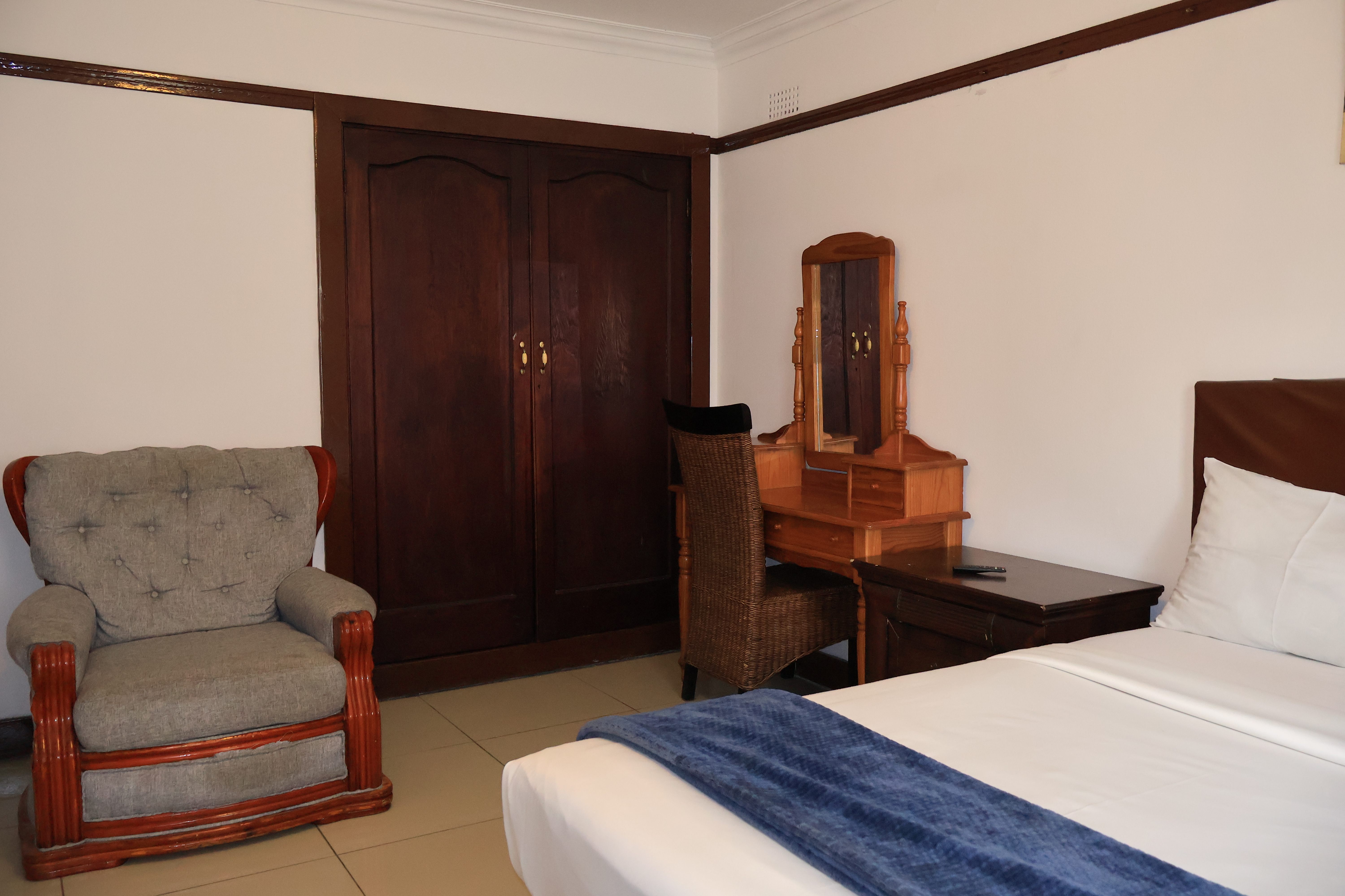 Gardens Bar & Gazebo